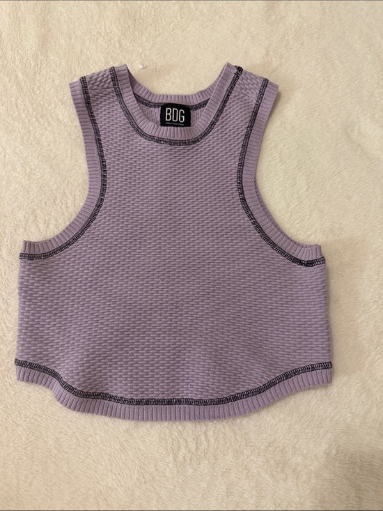 BDG Tops - BDG Lavender Textured Cropped Tank with Contrast Stitching